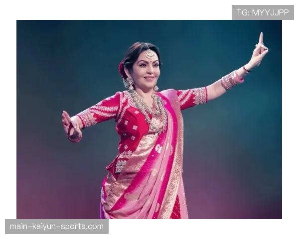 印度主场氛围太炸,全场歌声不停,印度歌手演唱会 印度主场氛围太炸,全场歌声不停,印度歌手演唱会